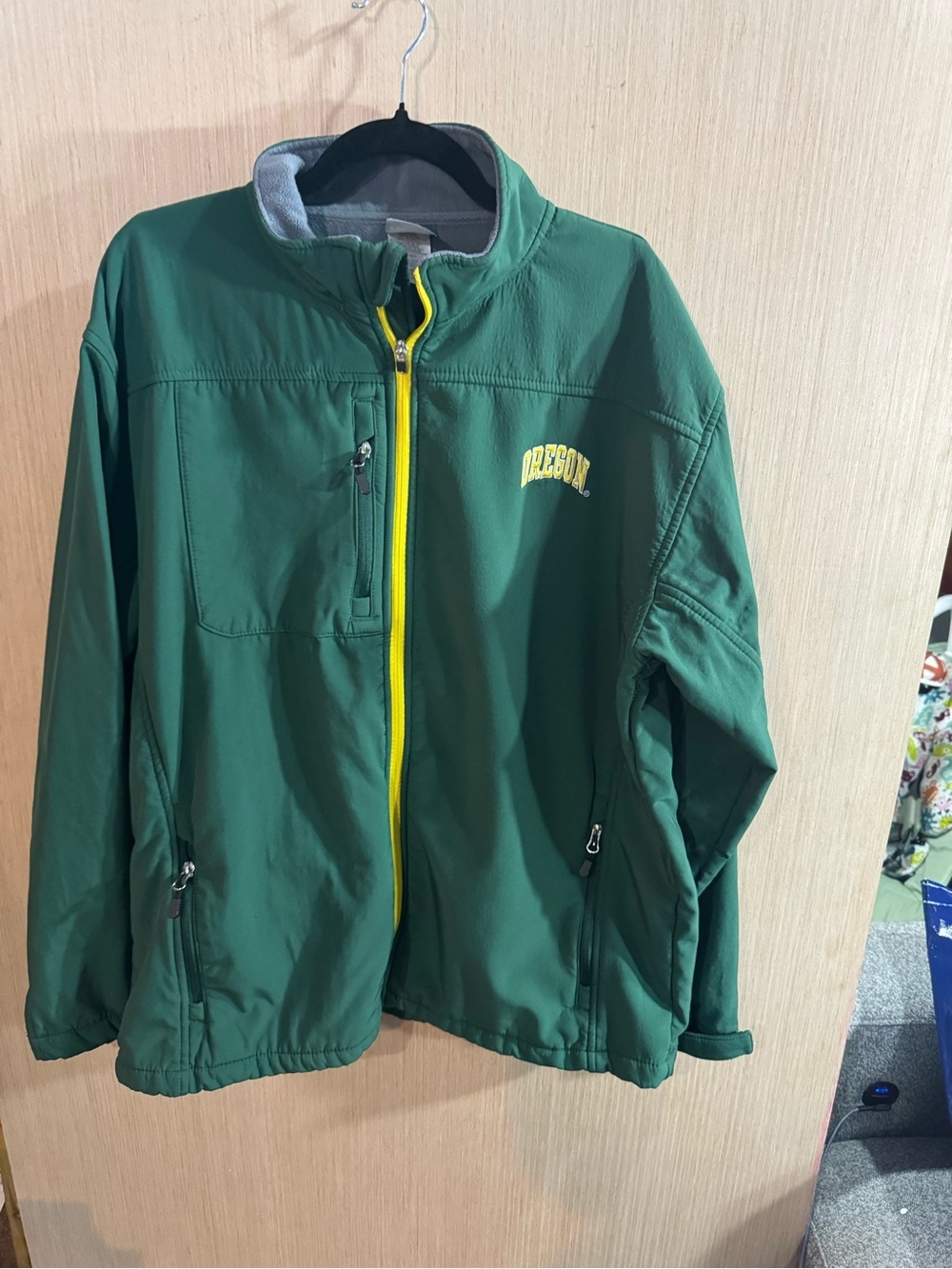 Knights Apparel Oregon University Ducks Green Jacket with Yellow Zipper Size XL